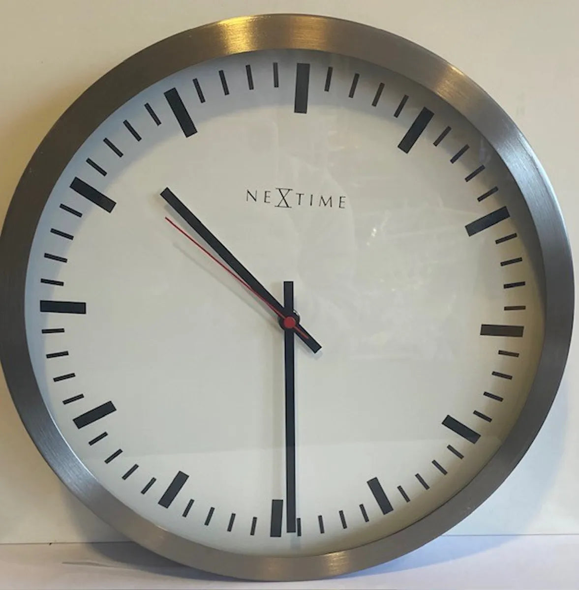 Veggklokke NEXTIME glass STRIPE